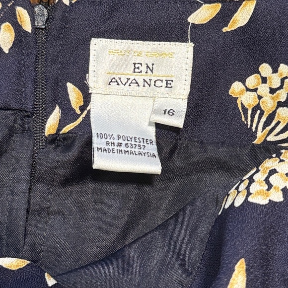 ☀️ En Avance Navy Blue Floral Skirt - Picture 8 of 8